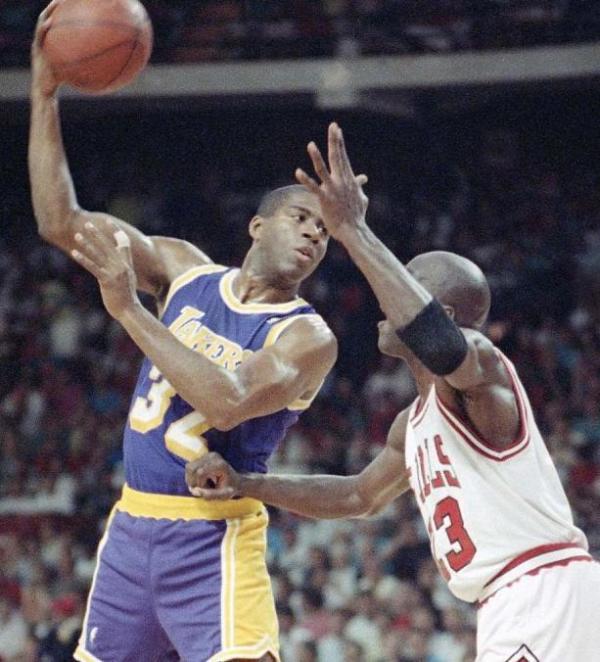 队的中场发 队的中场发